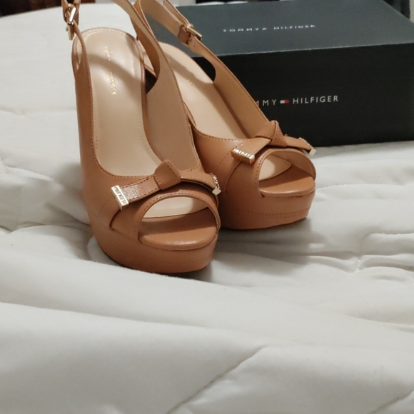 Tommy Hilfiger Shoes - Tommy Hilfiger size 8 taupe sandal wedge